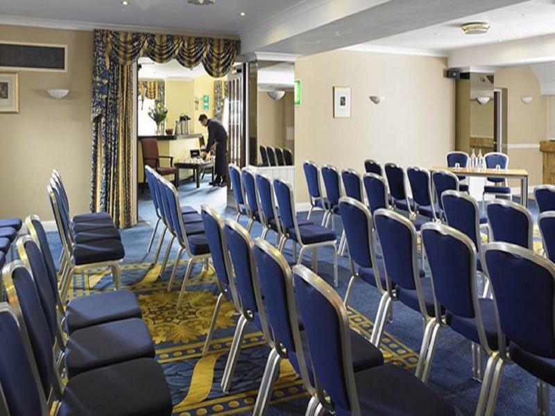 Basingstoke Country & 4* Hook (Hampshire)